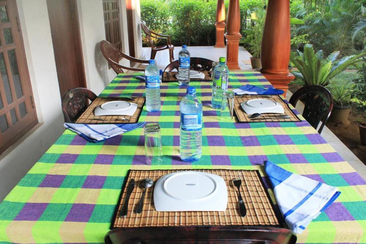 Keerthi Homestay 锡吉里亚 外观 照片